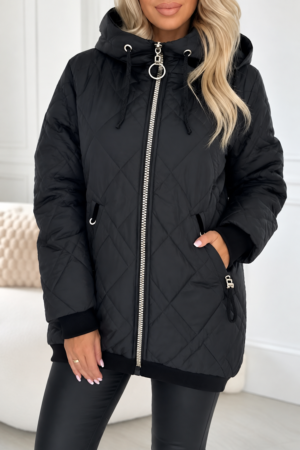 Romina™ | Chaqueta acolchada ligera con capucha