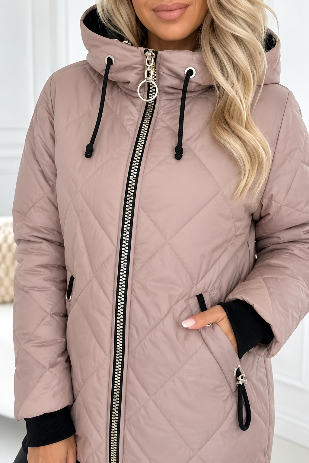 Romina™ | Chaqueta acolchada ligera con capucha