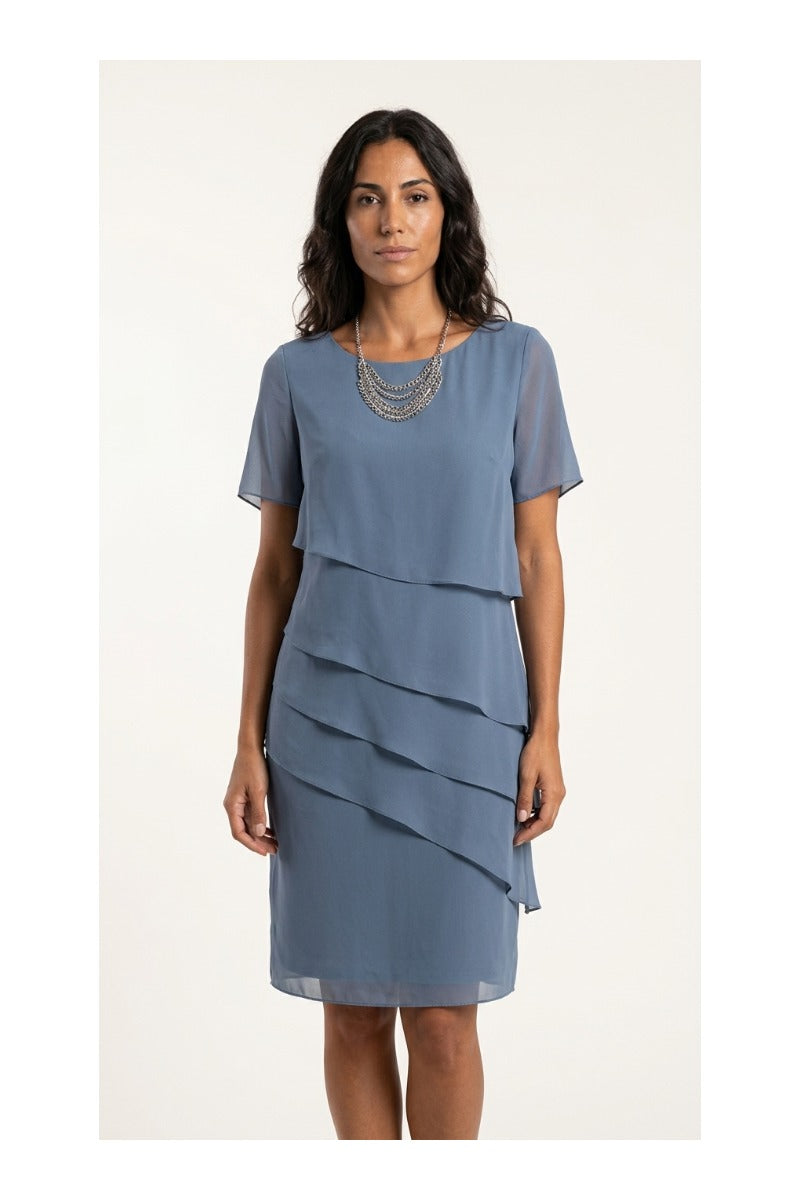 Anastasia | Vestido midi lujoso con capas
